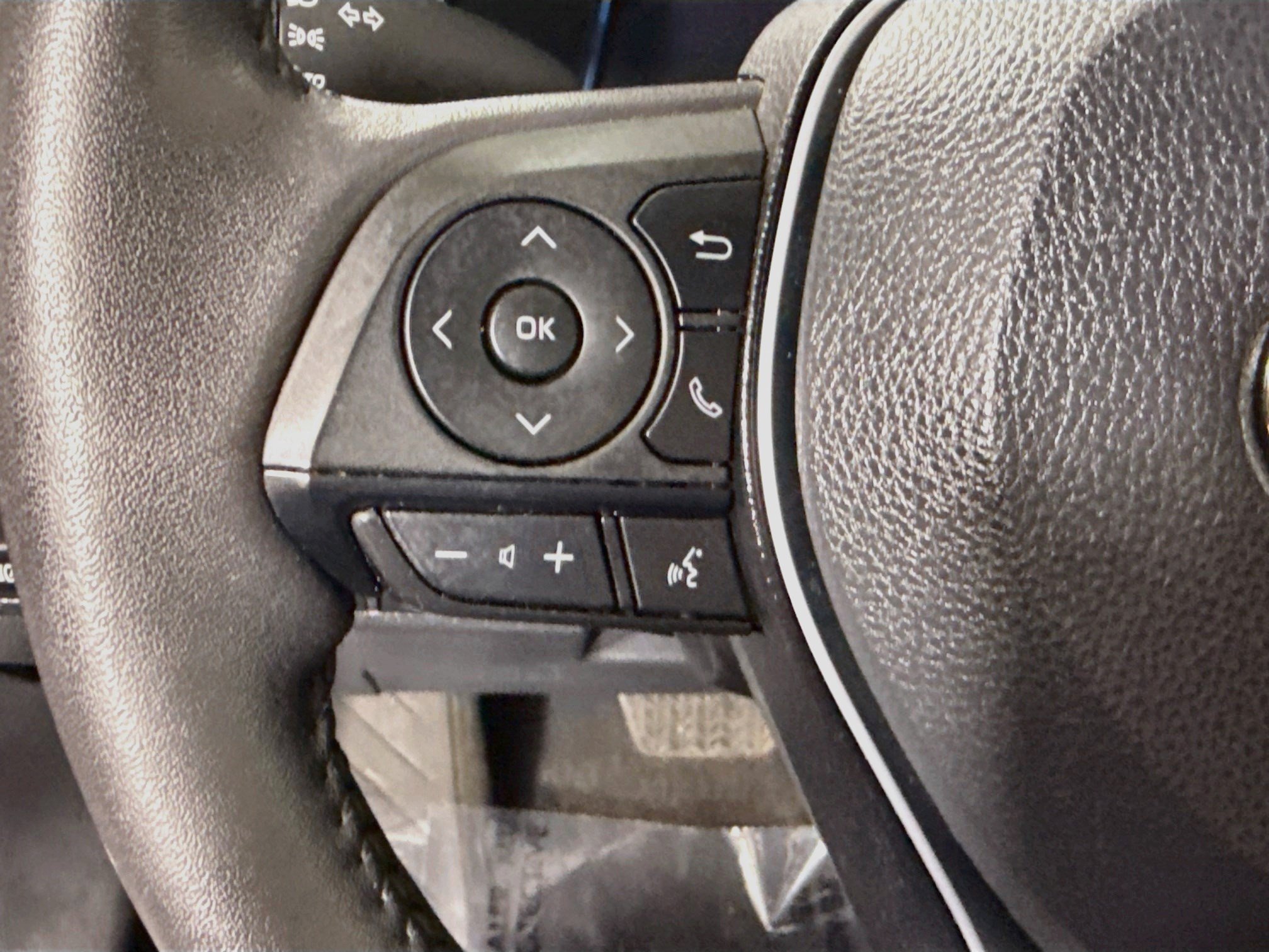 Used 2023 Toyota RAV4 XLE w/ Convenience Package AWD/4WD image 14