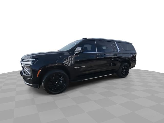 Used 2025 Chevrolet Suburban LS image 4