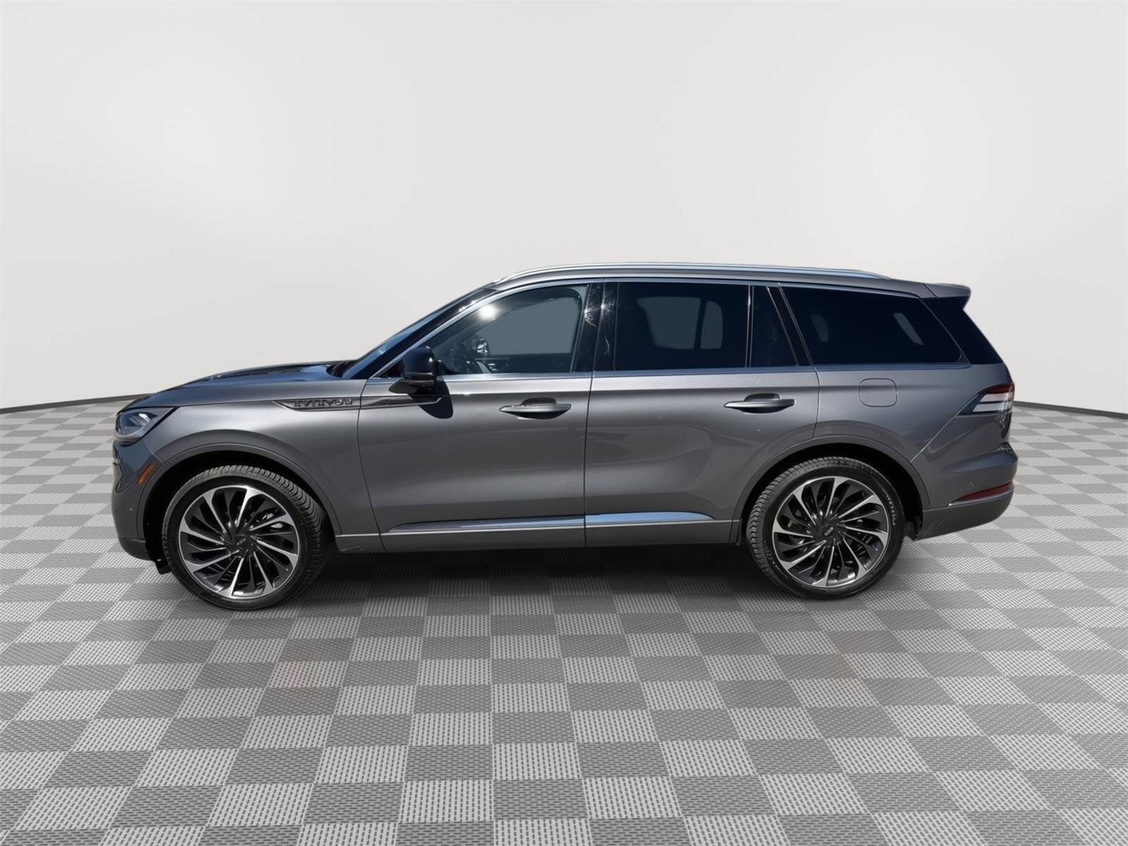 Used 2022 Lincoln Aviator Reserve w/ Equipment Group 201A AWD/4WD image 4