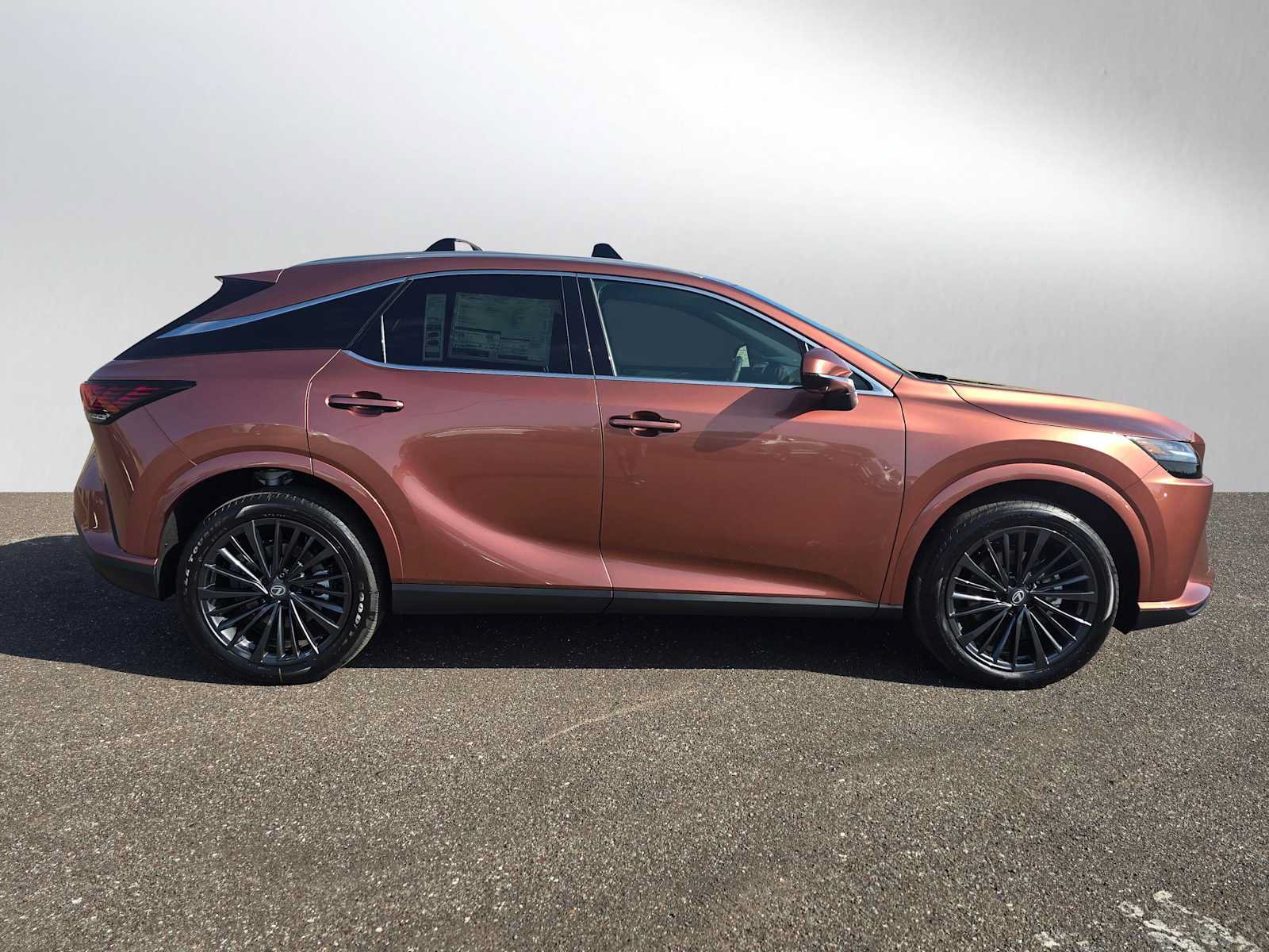 New 2026 Lexus RX 350h AWD/4WD image 2