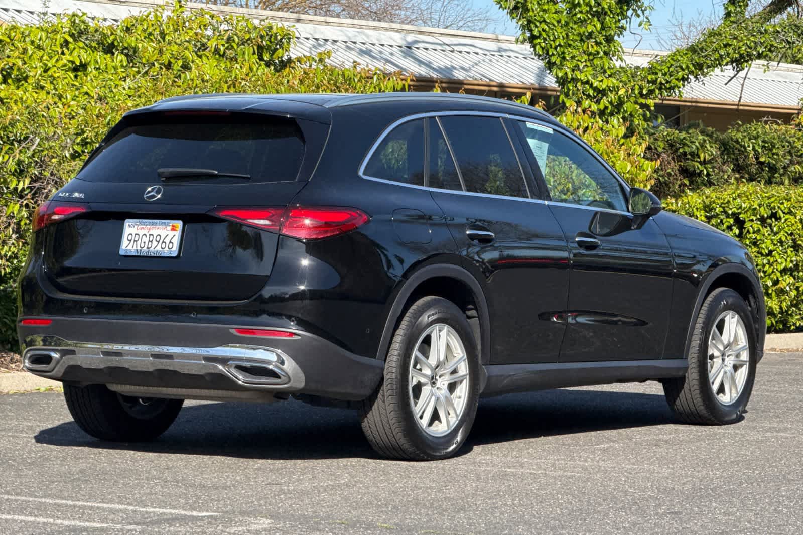 Certified 2025 Mercedes-Benz GLC 300 image 3