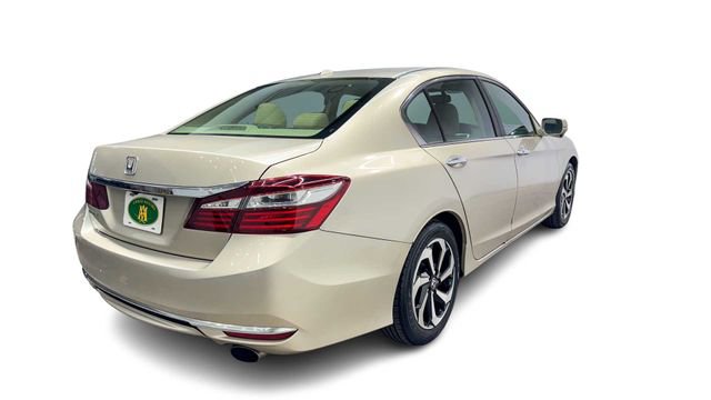 Used 2017 Honda Accord EX-L image 4