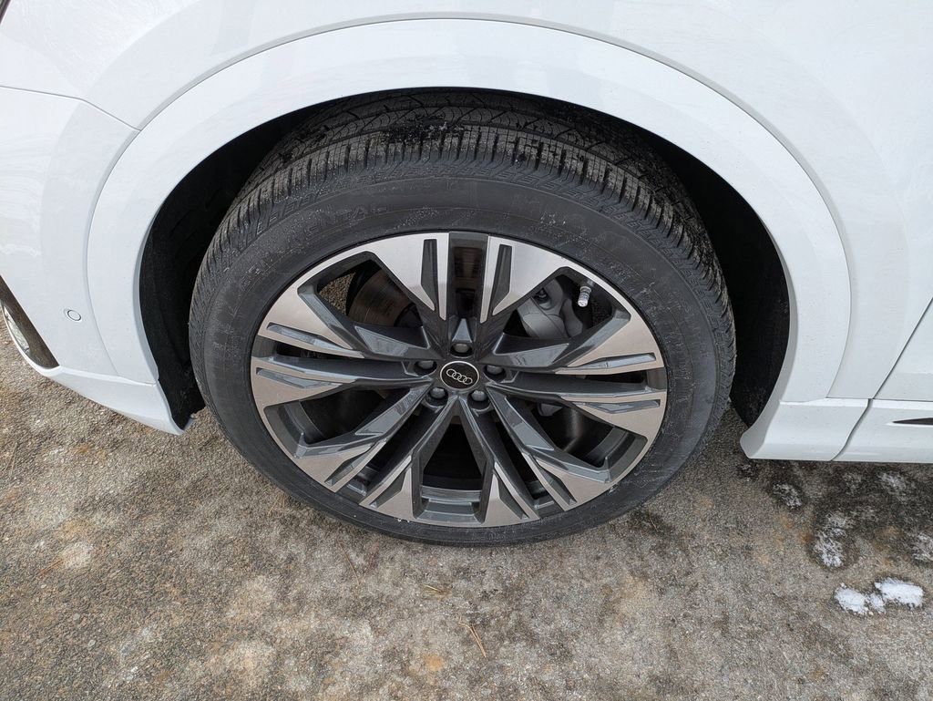 New 2026 Audi Q8 Premium Plus image 26