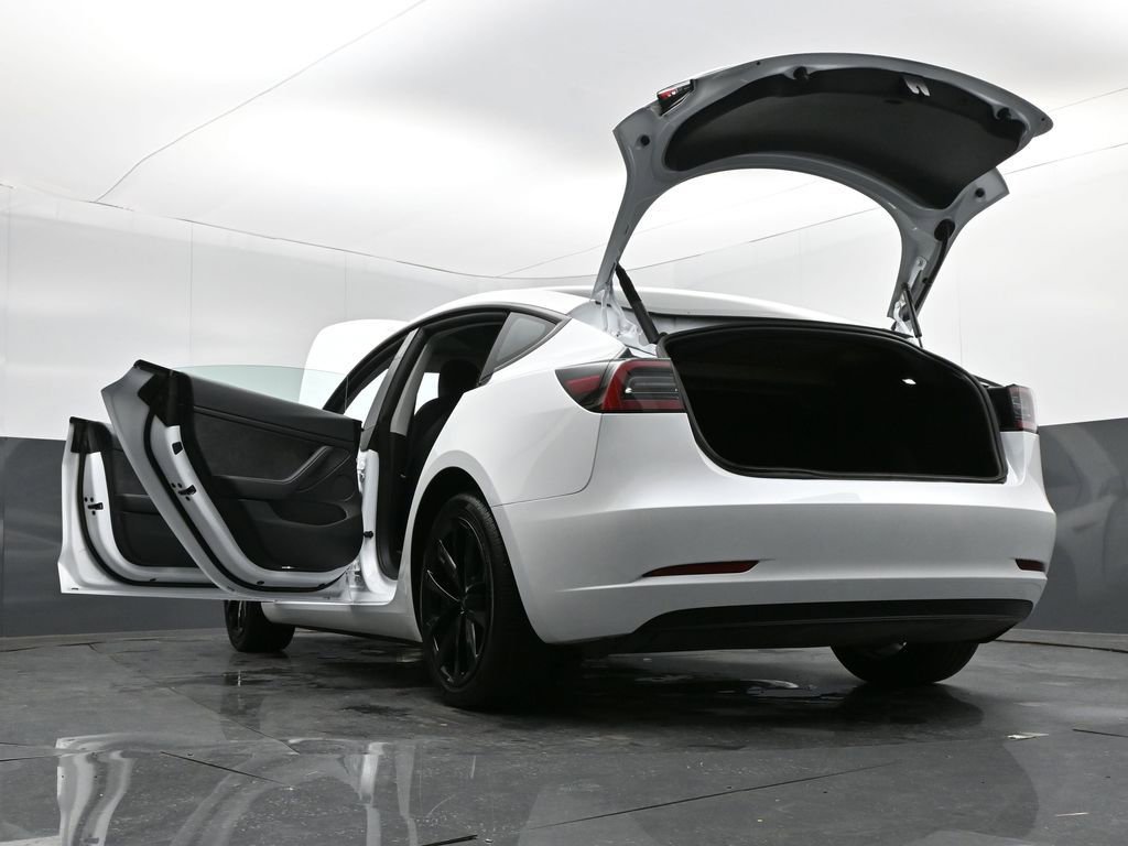 Used 2023 Tesla Model 3 Standard Range image 39