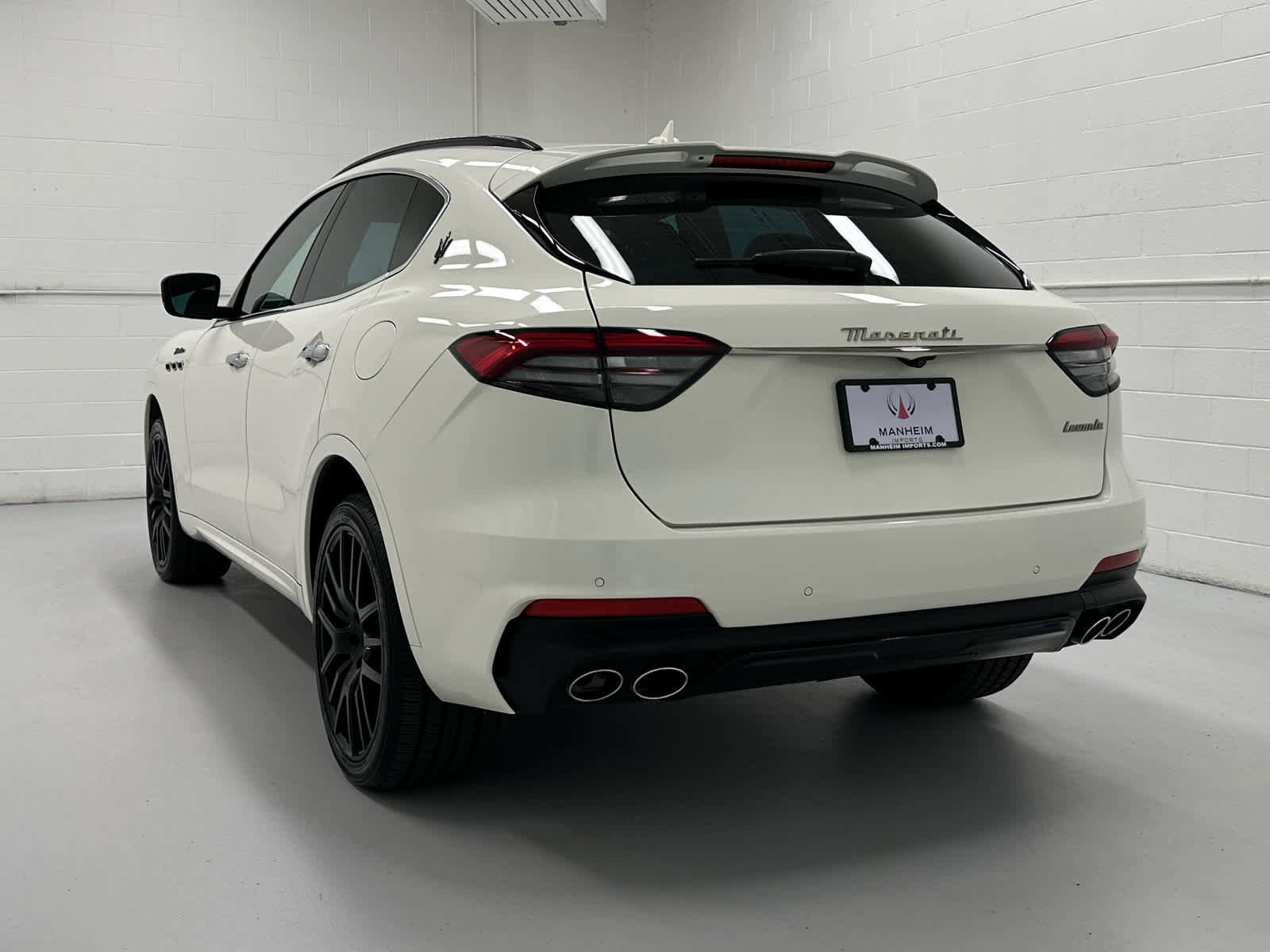 Used 2024 Maserati Levante Modena Ultima AWD/4WD image 8