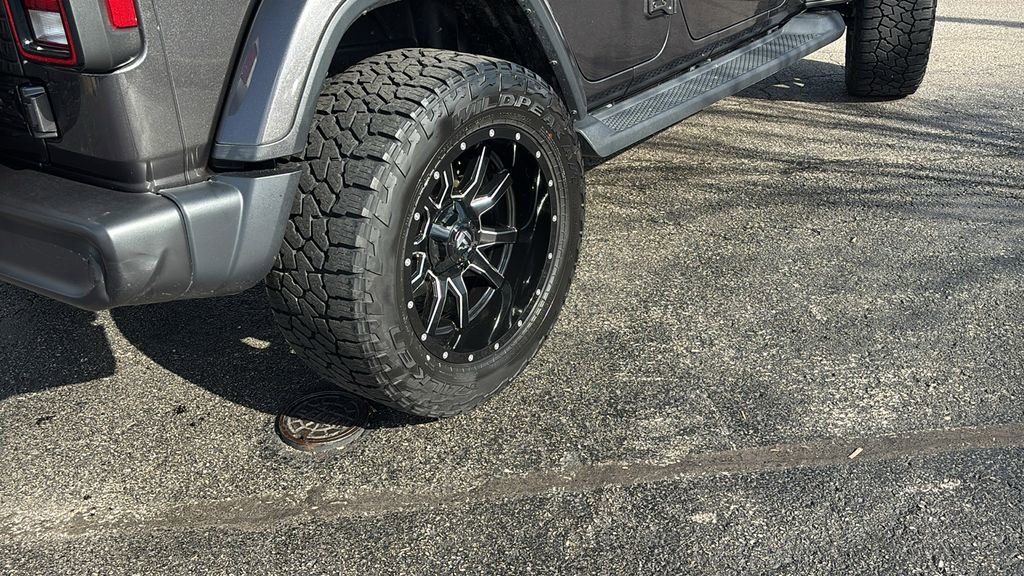 Used 2019 Jeep Wrangler Unlimited Sahara image 8
