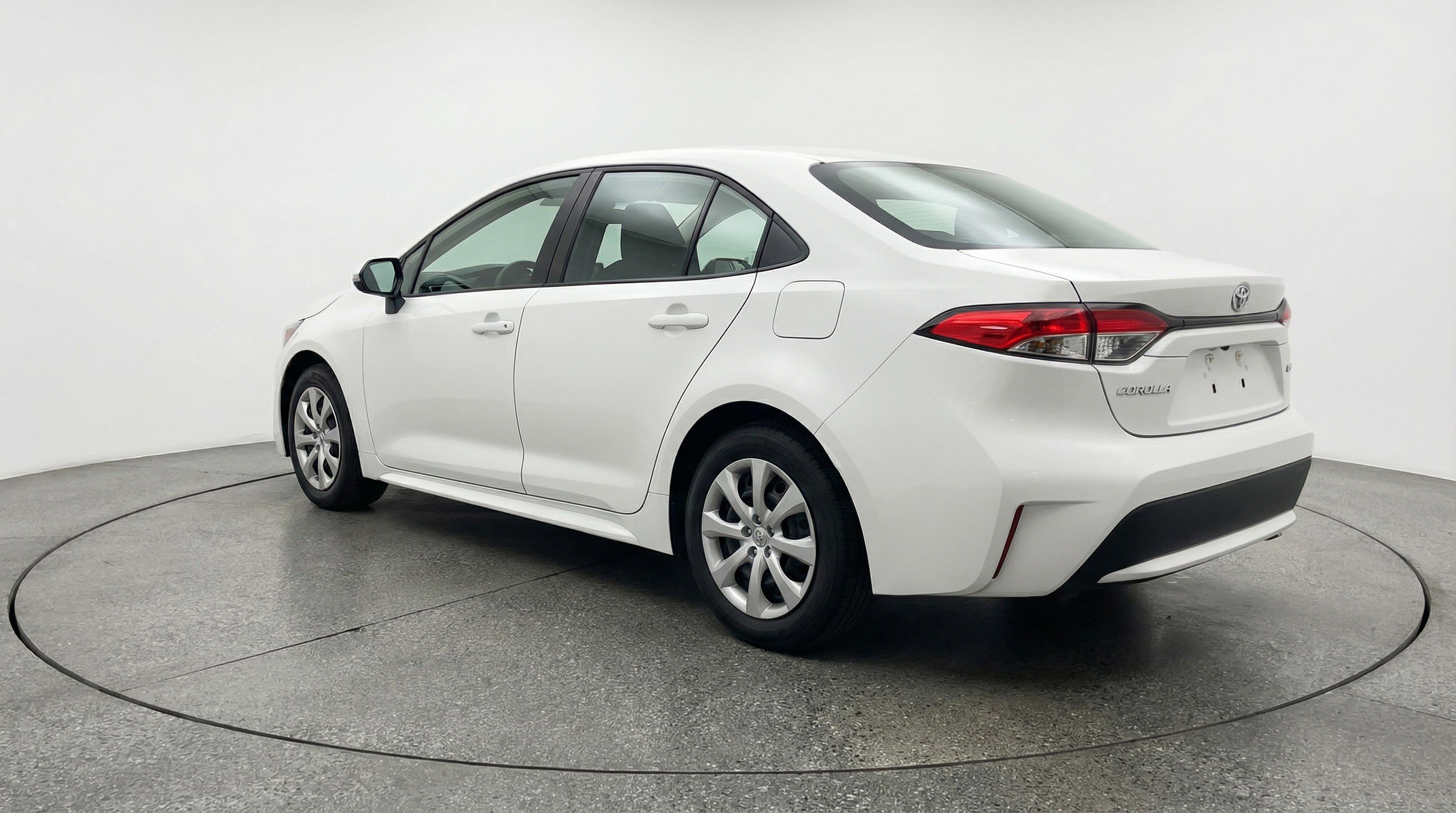 Used 2025 Toyota Corolla LE FWD image 6