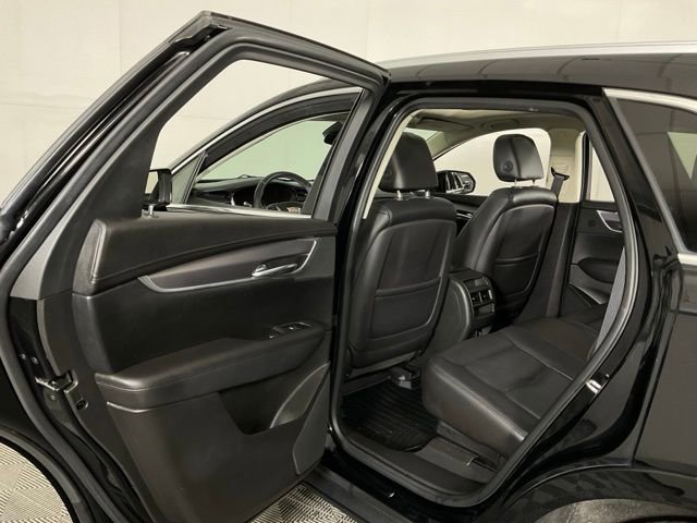 Used 2017 Cadillac XT5 Luxury w/ Driver Awareness Package image 30