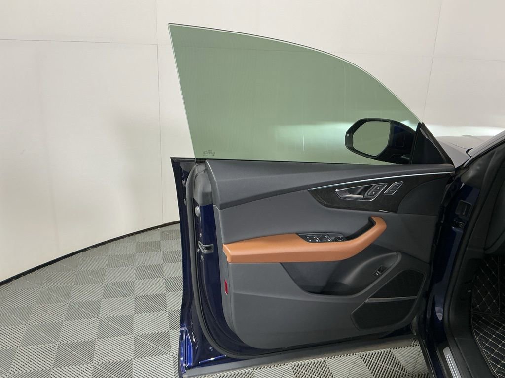Used 2020 Audi Q8 Premium Plus w/ Premium Plus Package image 22