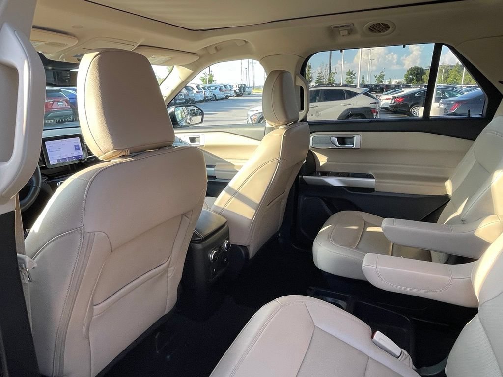 Used 2021 Ford Explorer Limited w/ Equipment Group 301A AWD/4WD image 24