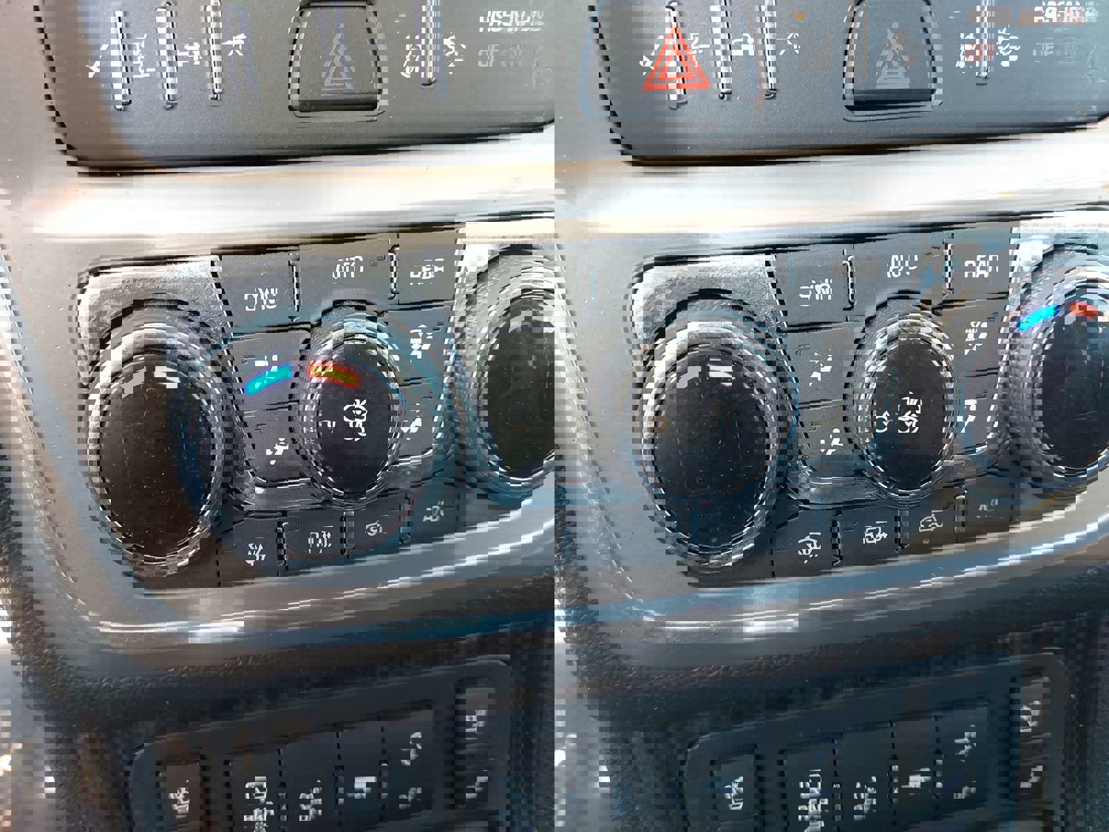 Used 2015 GMC Acadia Denali image 23