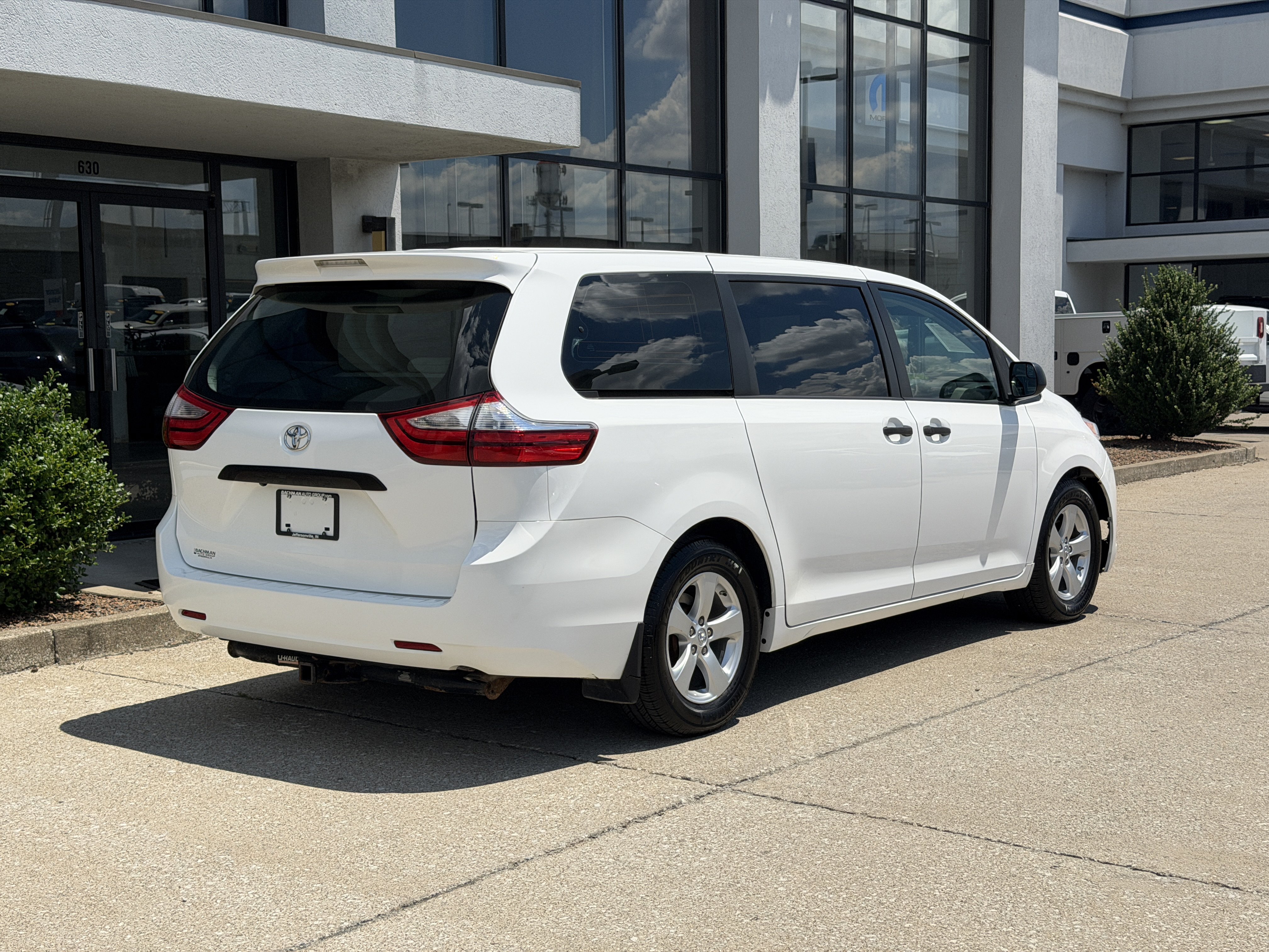 Used 2017 Toyota Sienna L FWD image 4