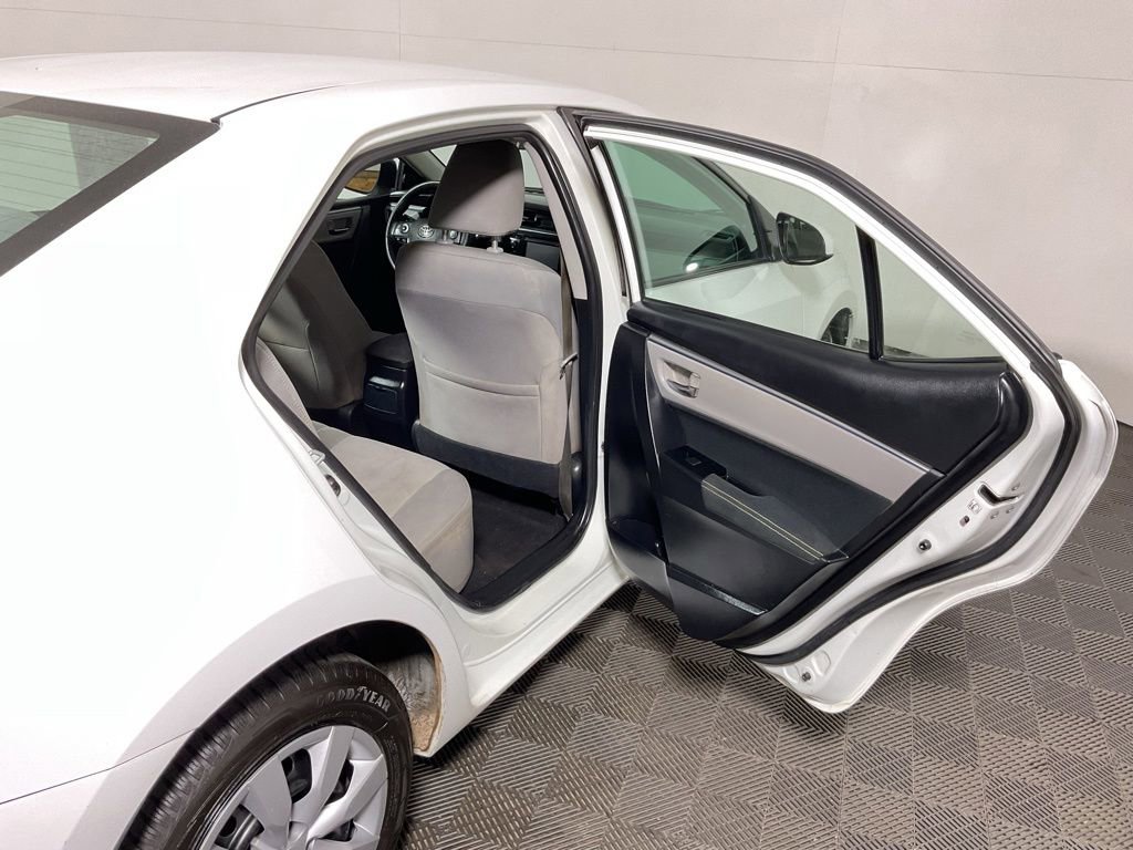 Used 2015 Toyota Corolla LE FWD image 32