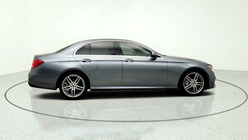 Used 2020 Mercedes-Benz E 350 Sedan image 4