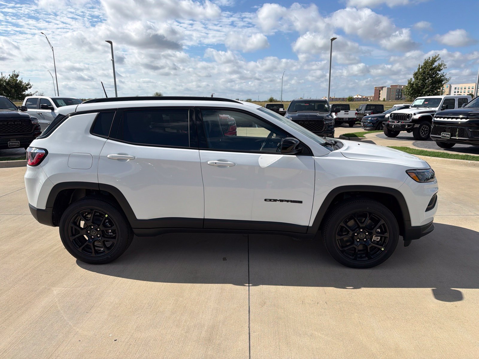 New 2027 Jeep Compass Latitude AWD/4WD image 6