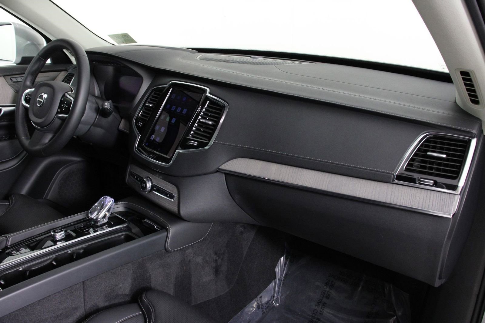 Used 2023 Volvo XC90 T8 Ultimate image 22