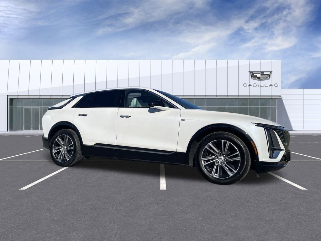 Certified 2024 Cadillac Lyriq Luxury image 1