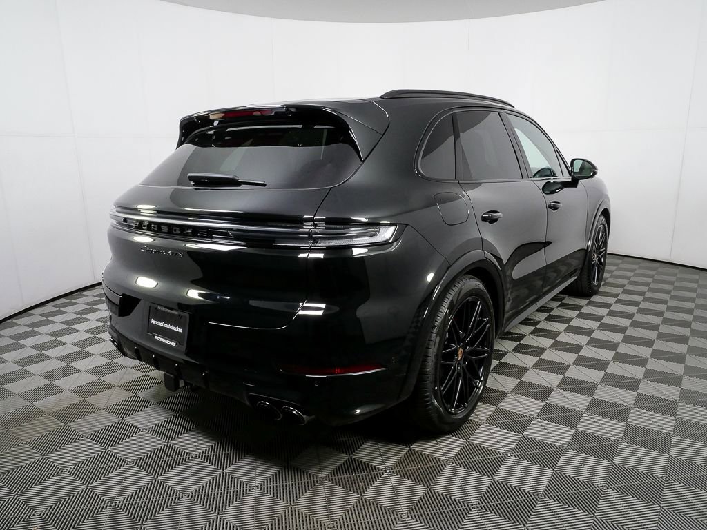 New 2026 Porsche Cayenne GTS image 32