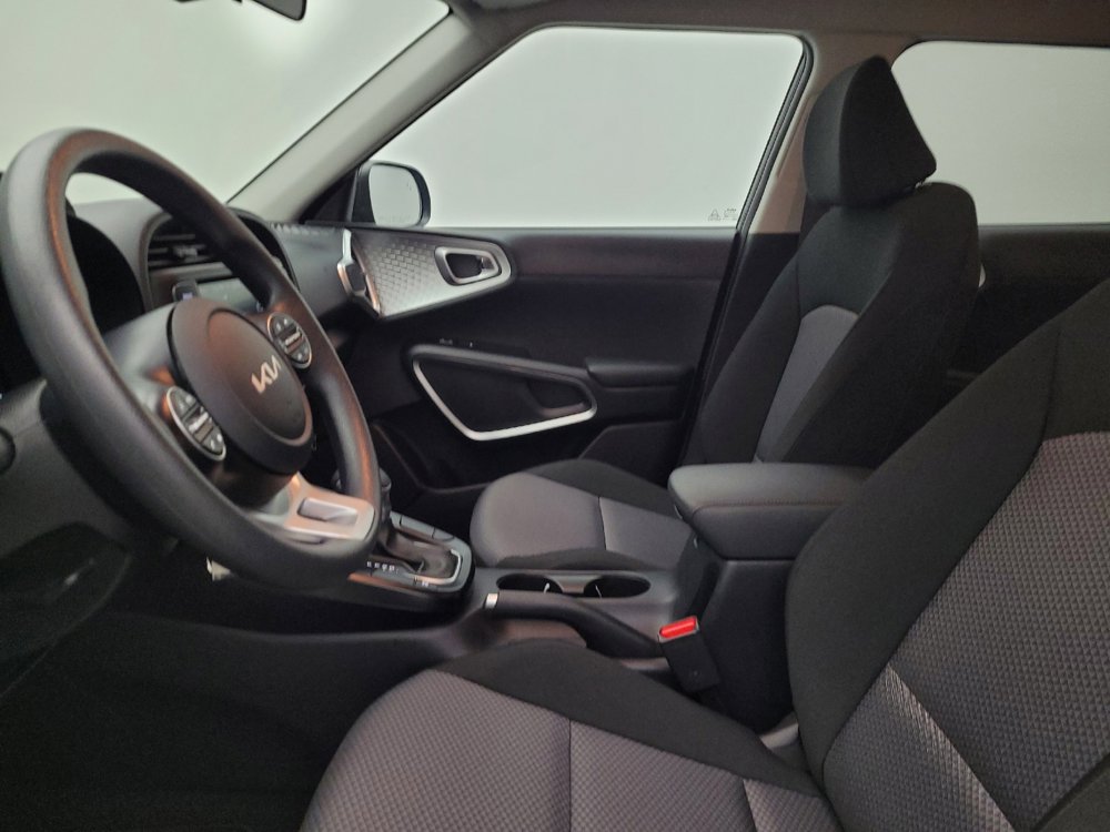 Used 2025 Kia Soul LX w/ LX Technology Package image 17