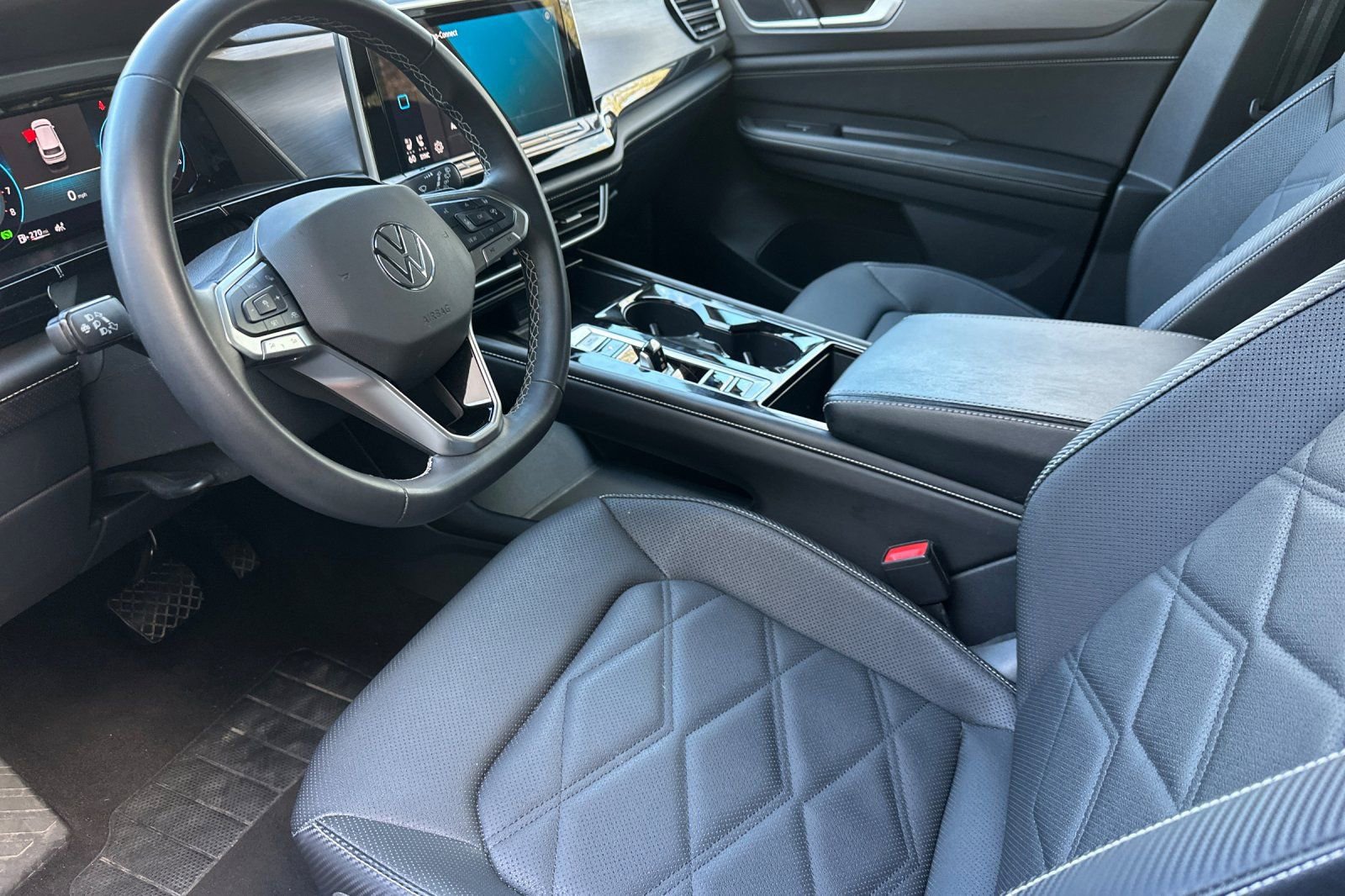 Used 2024 Volkswagen Atlas Cross Sport SE image 10