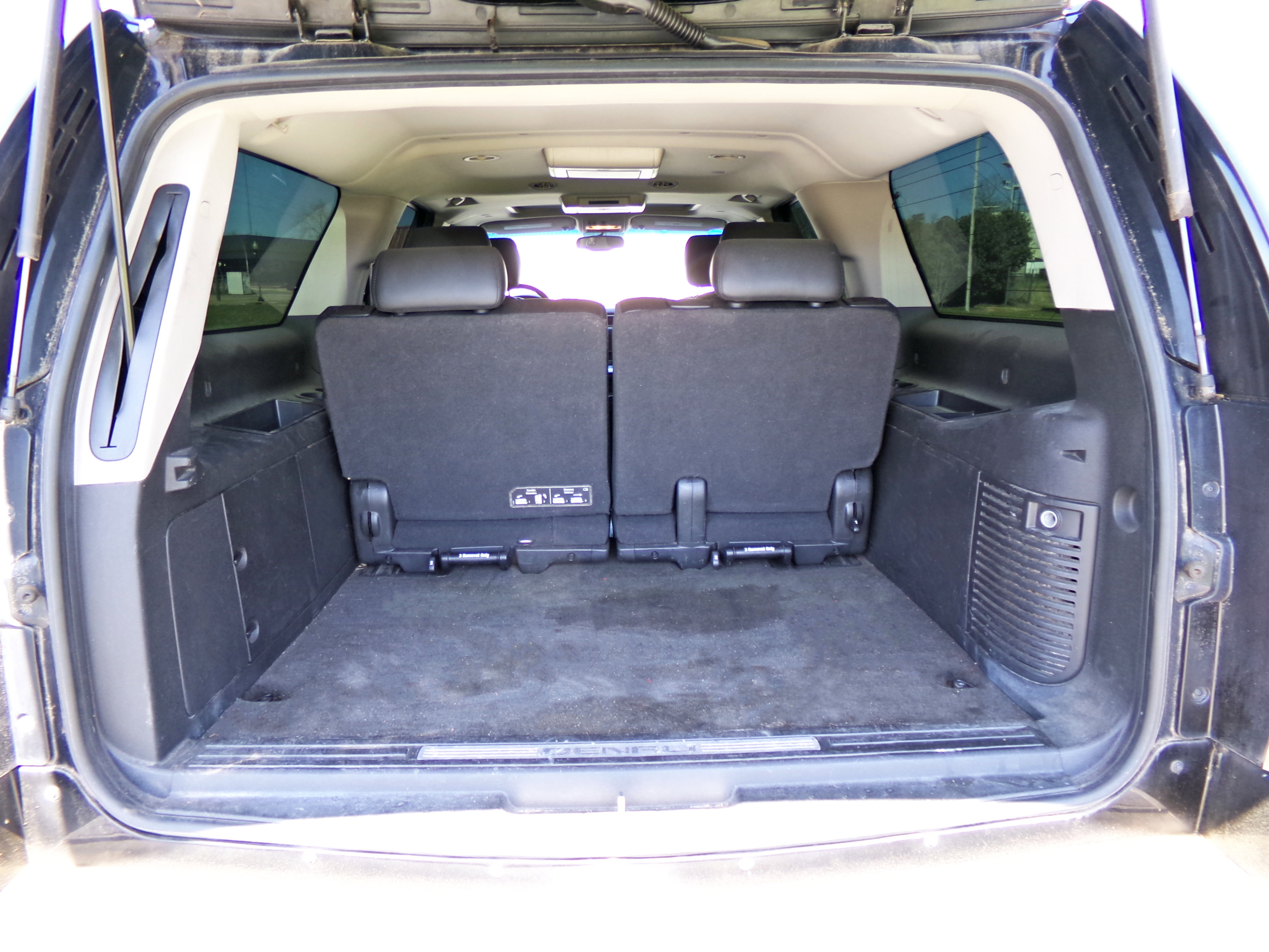 Used 2013 GMC Yukon XL Denali image 6