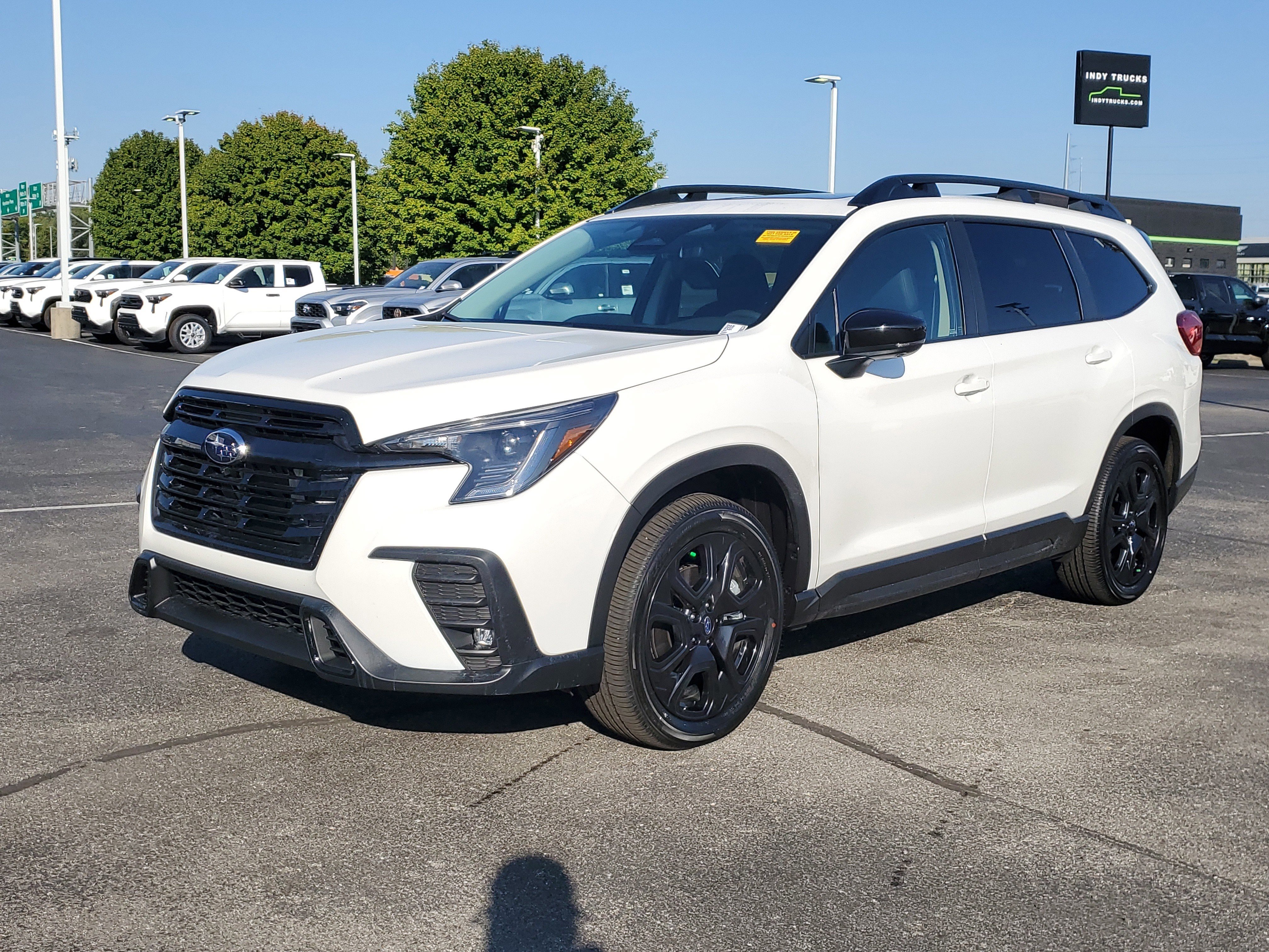 Used 2025 Subaru Ascent Bronze Edition image 3