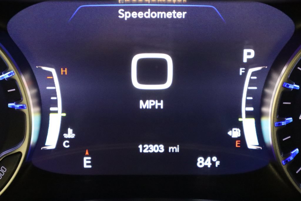 Used 2025 Chrysler Pacifica Limited FWD image 28