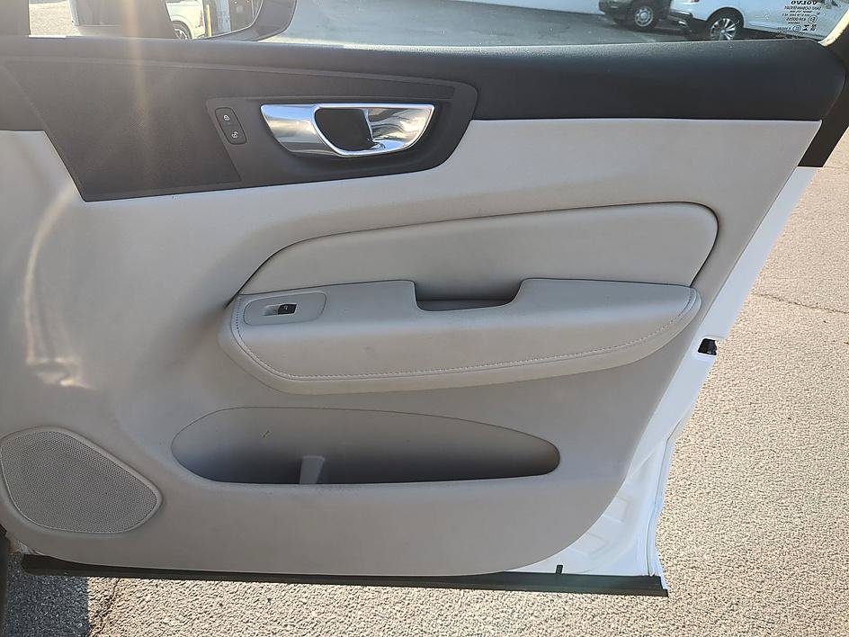 Used 2023 Volvo XC60 B5 Plus w/ Climate Package FWD image 34