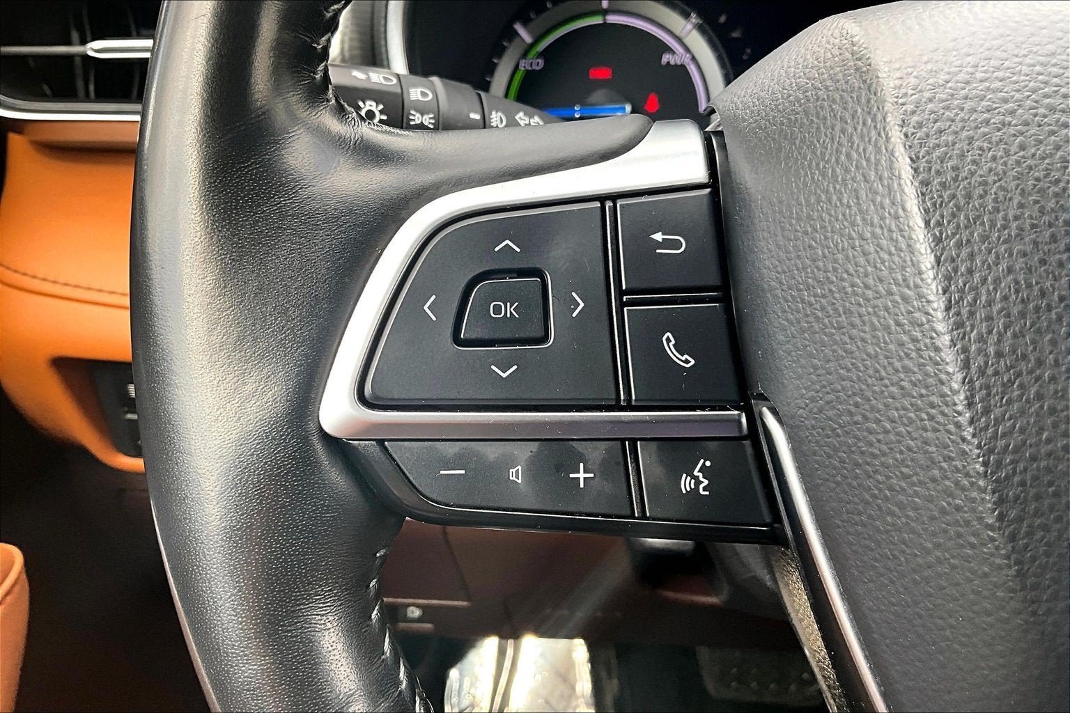Used 2021 Toyota Highlander Platinum AWD/4WD image 17