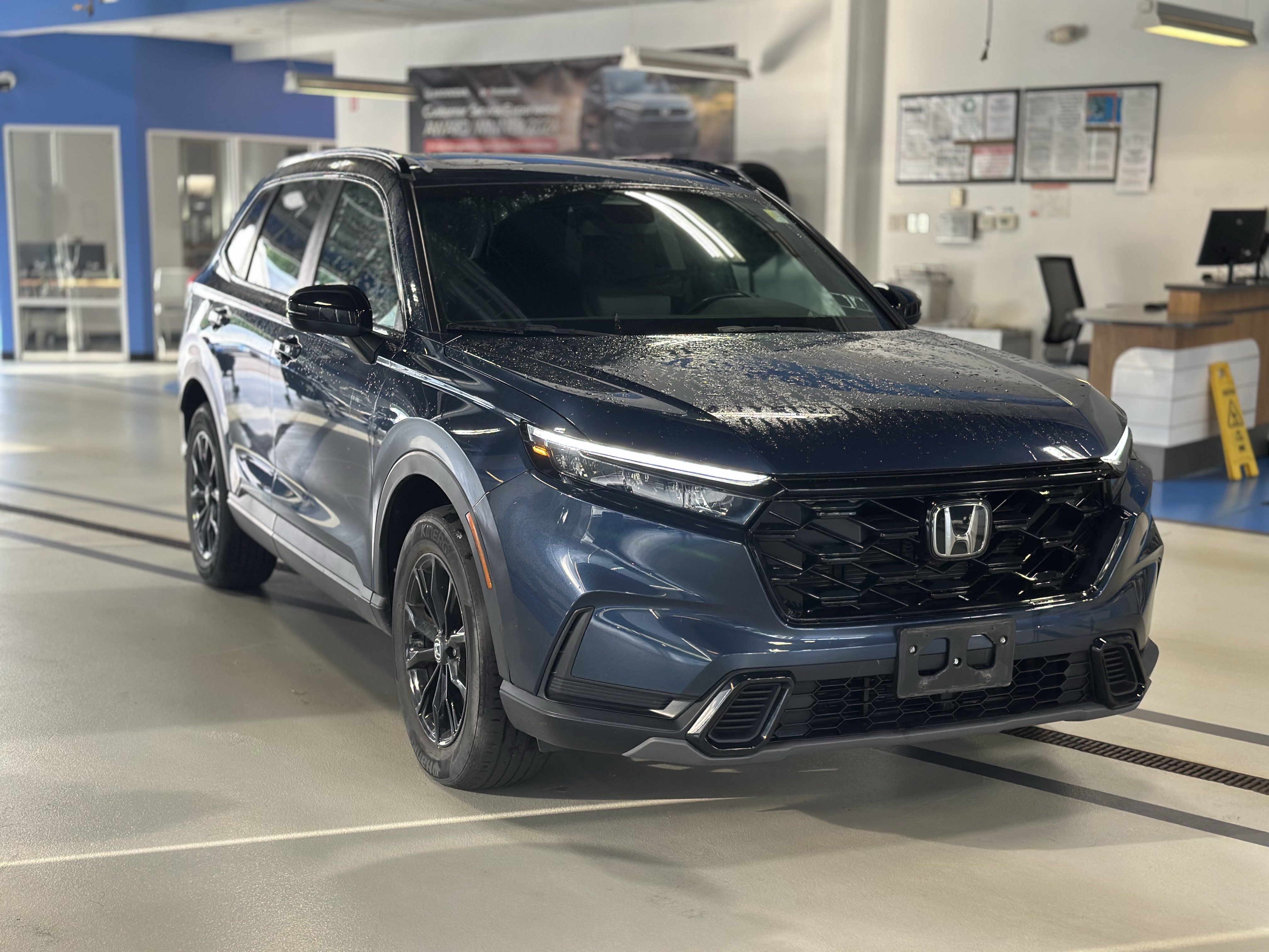 Used 2023 Honda CR-V Sport image 3