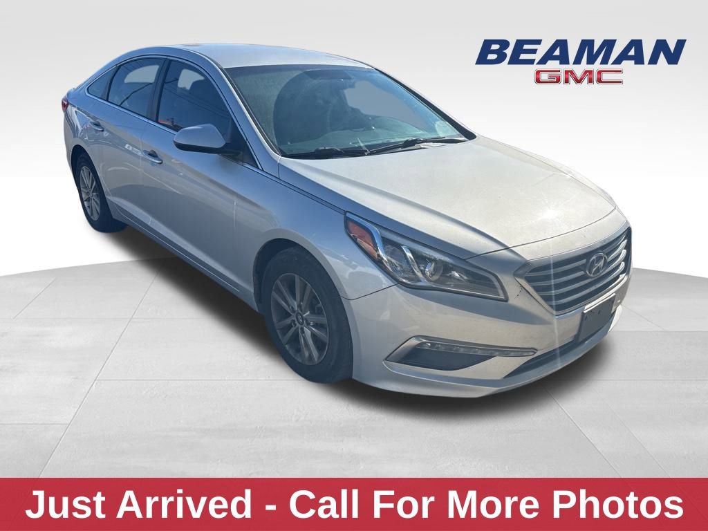 Used 2015 Hyundai Sonata SE w/ Option Group 09