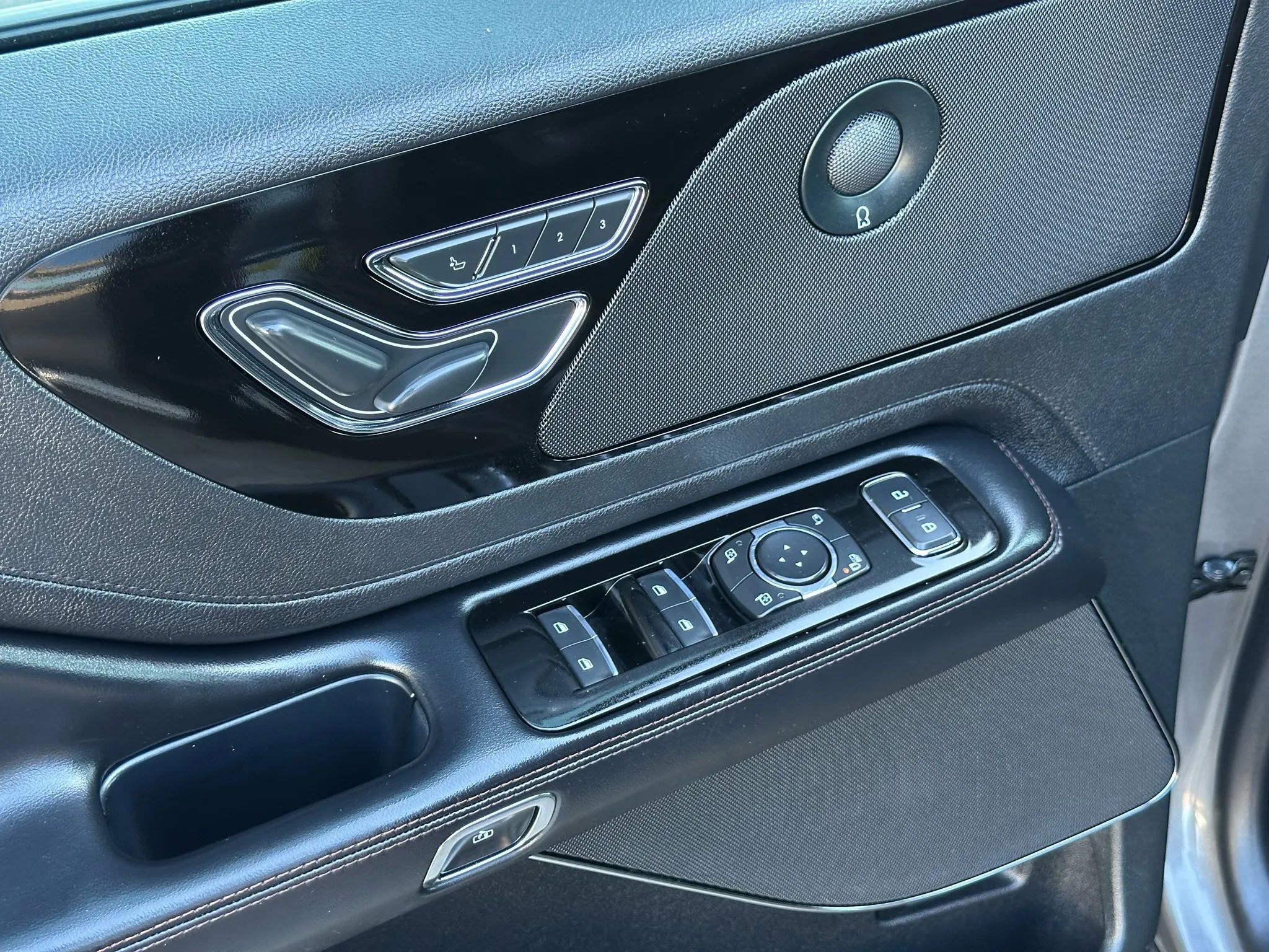Used 2021 Lincoln Aviator Reserve w/ Equipment Group 208A image 12