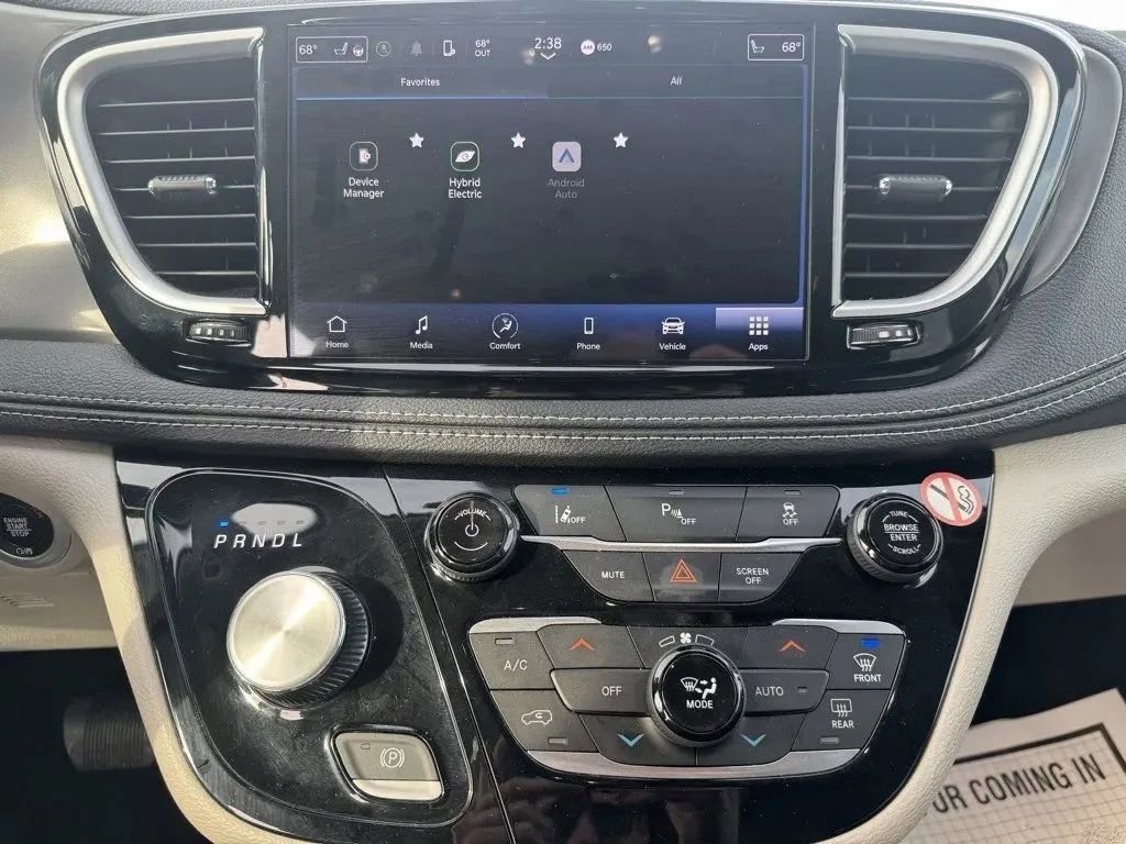 Used 2023 Chrysler Pacifica Touring-L image 27