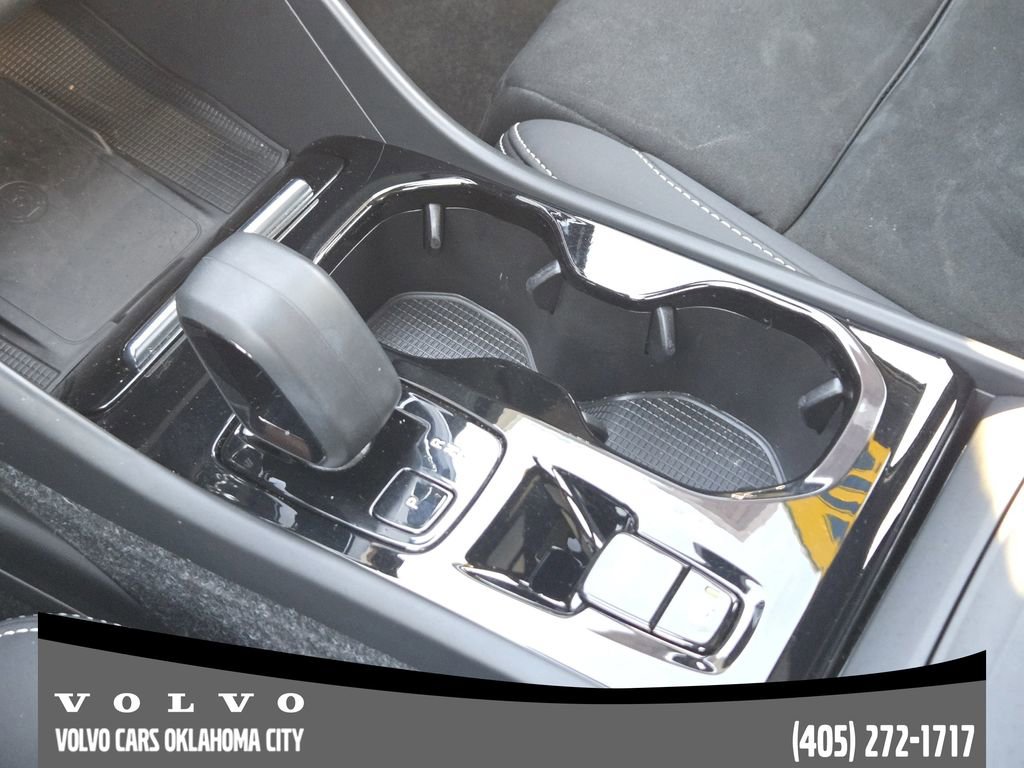 Certified 2023 Volvo XC40 B5 Plus w/ Driver Assist Package AWD/4WD image 19