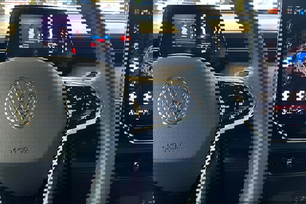 New 2025 Volkswagen ID. Buzz Pro S Plus image 23