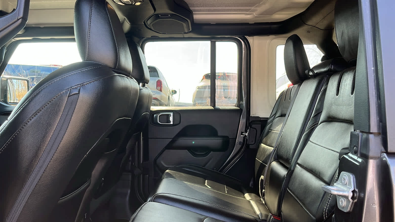 Used 2023 Jeep Wrangler Sahara w/ Cold Weather Group image 27