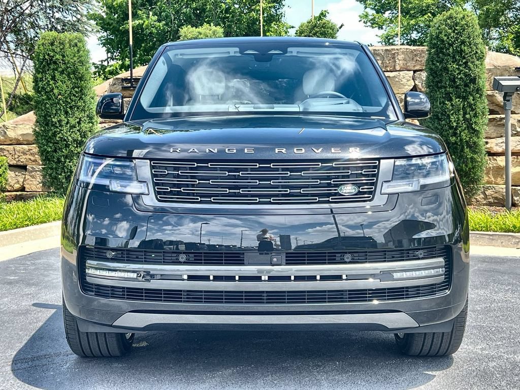 New 2026 Land Rover Range Rover Long Wheelbase SE AWD/4WD image 8