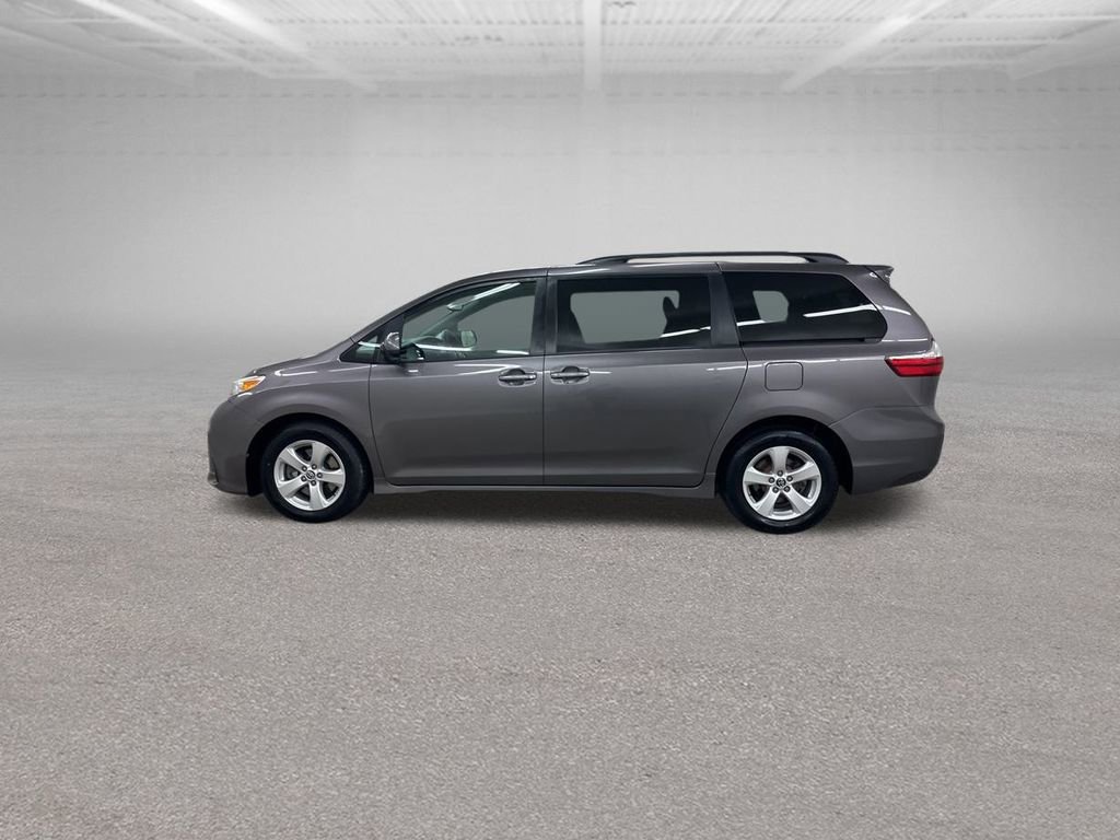 Used 2019 Toyota Sienna LE image 7