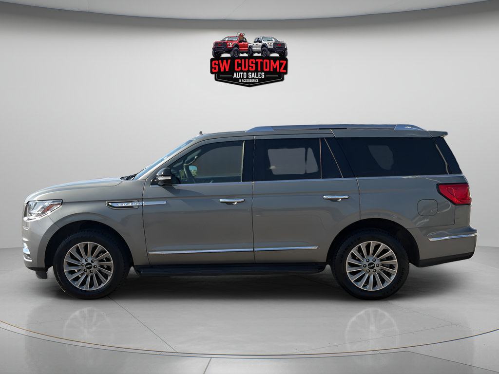 Used 2019 Lincoln Navigator Premiere AWD/4WD image 4