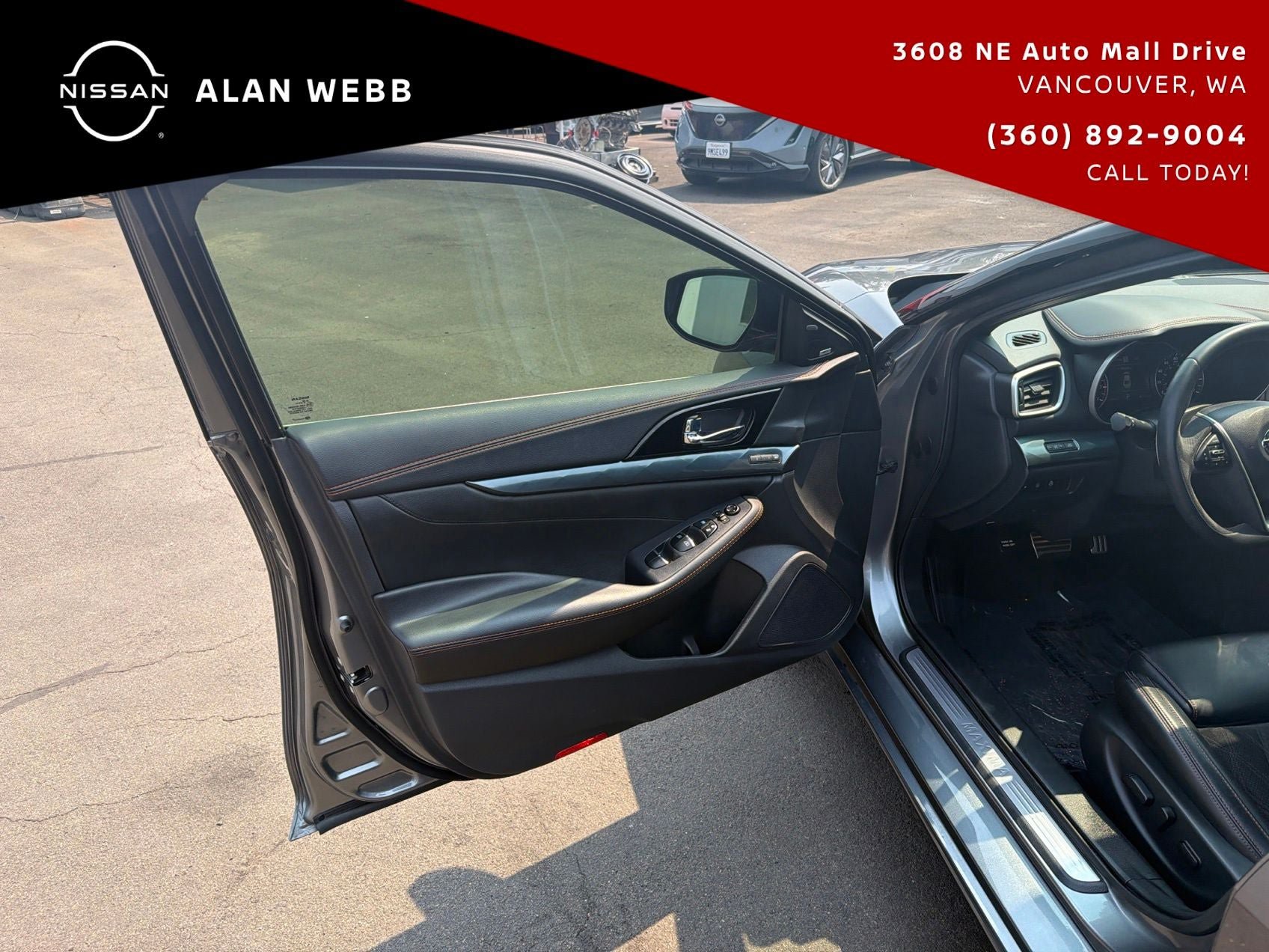 Used 2021 Nissan Maxima SR w/ Sport Mat Group FWD image 9