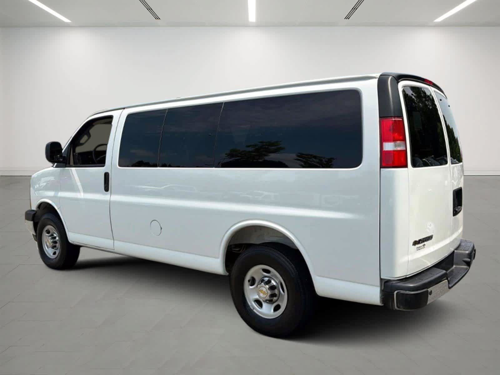 Used 2025 Chevrolet Express 2500 LT RWD image 3