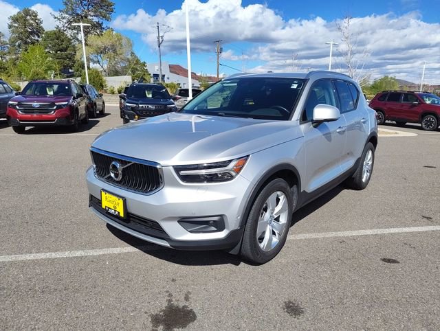 Used 2019 Volvo XC40 T5 Momentum image 7