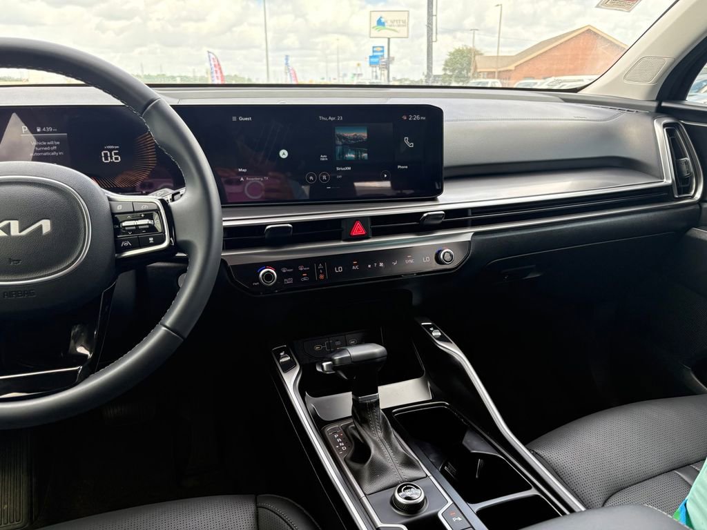 Certified 2025 Kia Sorento S w/ Panoramic Sunroof Package FWD image 19