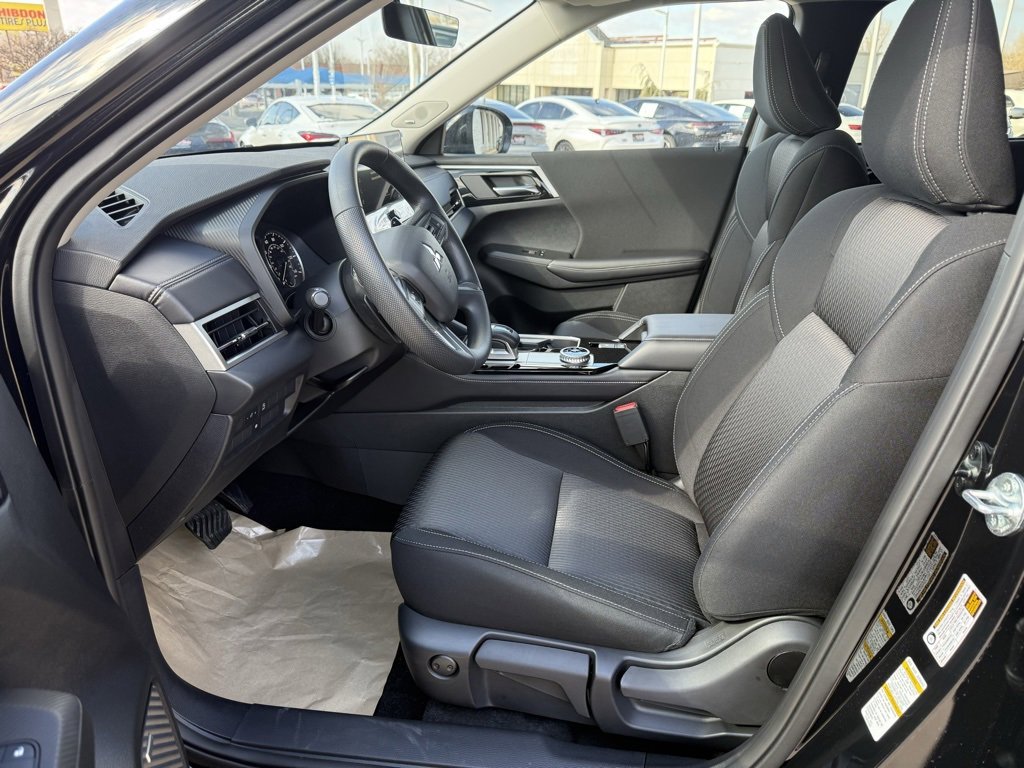 New 2026 Mitsubishi Outlander ES image 15