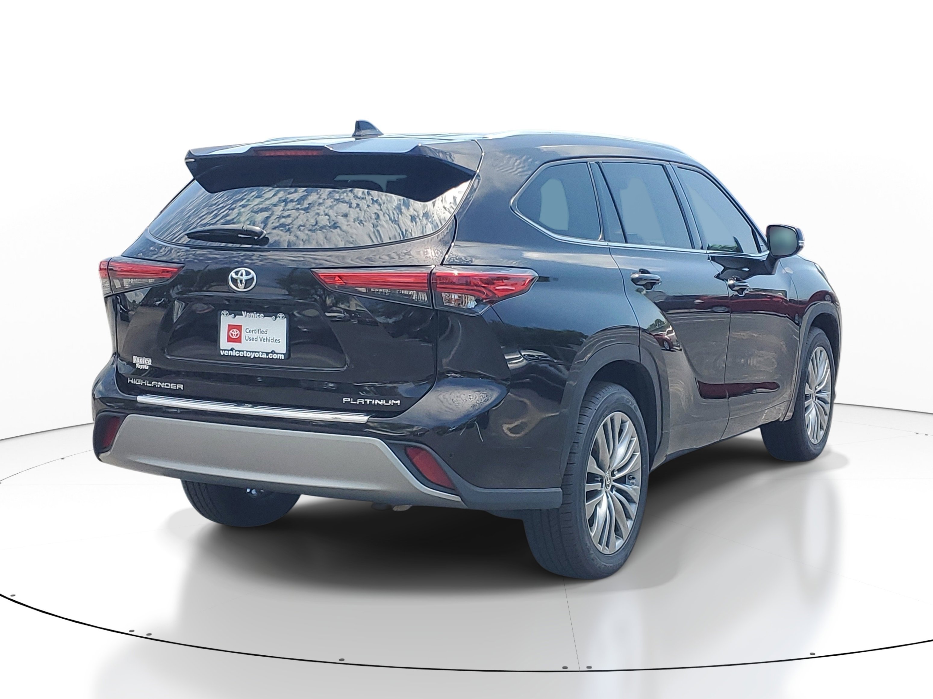 Certified 2021 Toyota Highlander Platinum FWD image 6