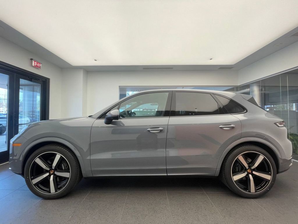 New 2026 Porsche Cayenne AWD/4WD image 2