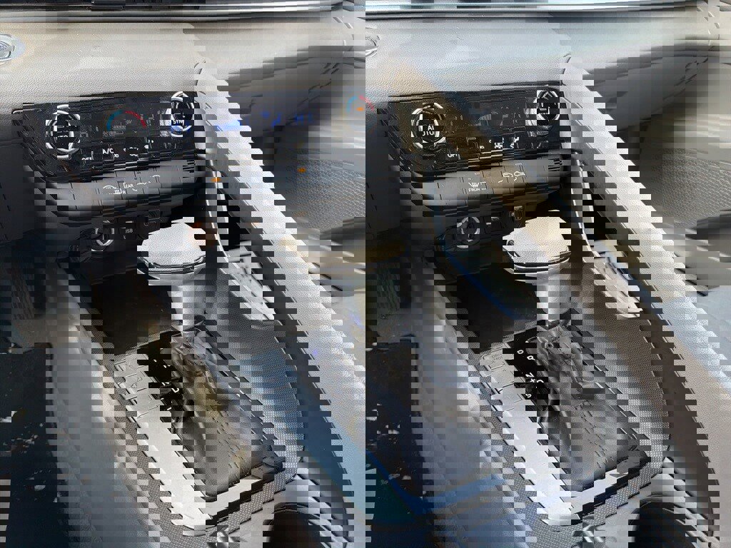 Certified 2023 Hyundai Elantra SEL image 25