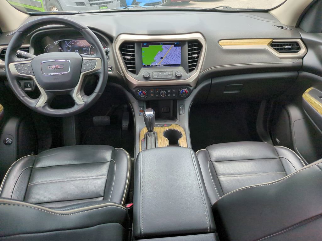 Used 2018 GMC Acadia Denali w/ Technology Package FWD image 9