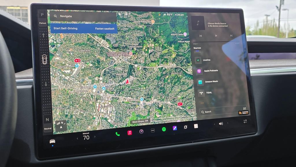Used 2023 Tesla Model S AWD/4WD image 31