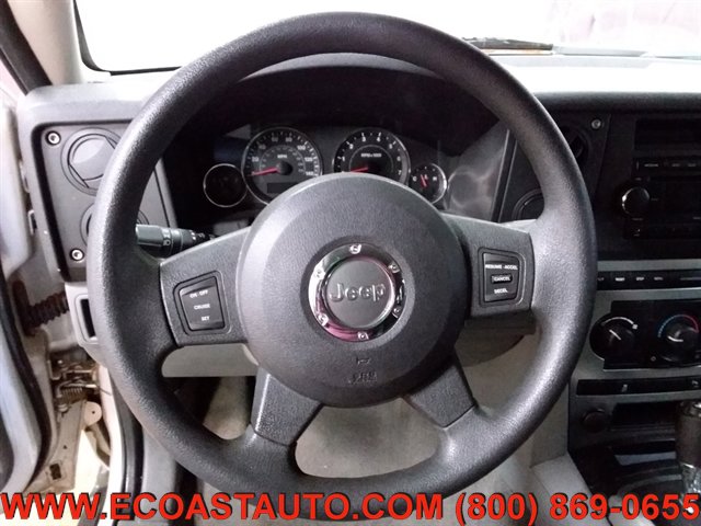 Used 2006 Jeep Commander 4WD image 11